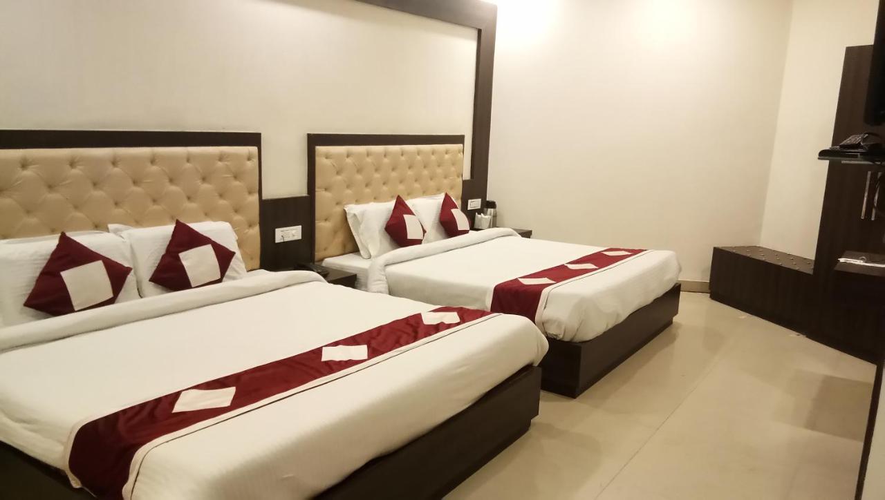 Hotel Krishna Катра Экстерьер фото