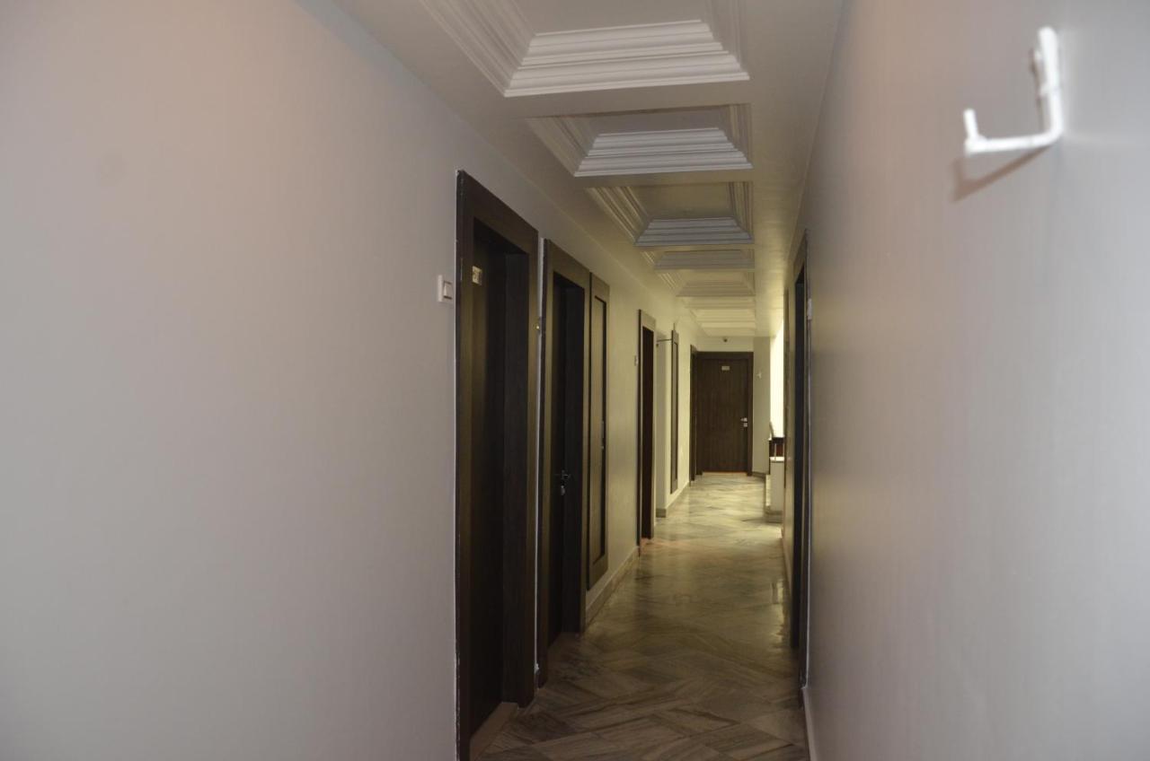 Hotel Krishna Катра Экстерьер фото