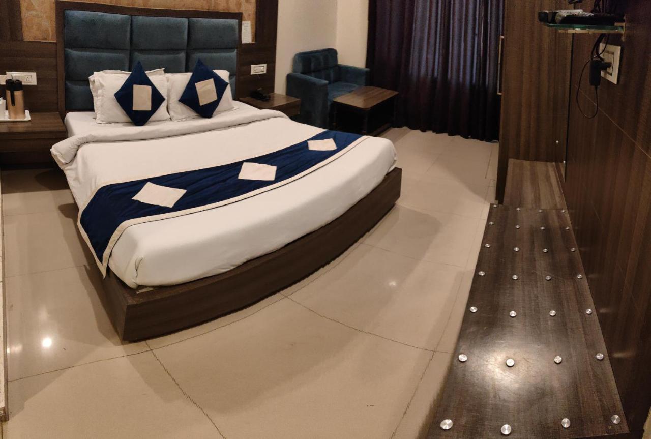 Hotel Krishna Катра Экстерьер фото